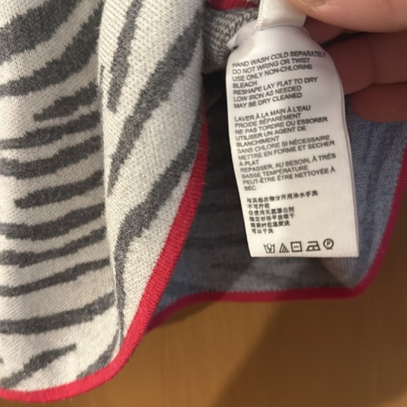 Anthropologie Women’s Lizzie Mock Neck Zebra Tiger Print Sweater Gray Size Small - Picture 9 of 13